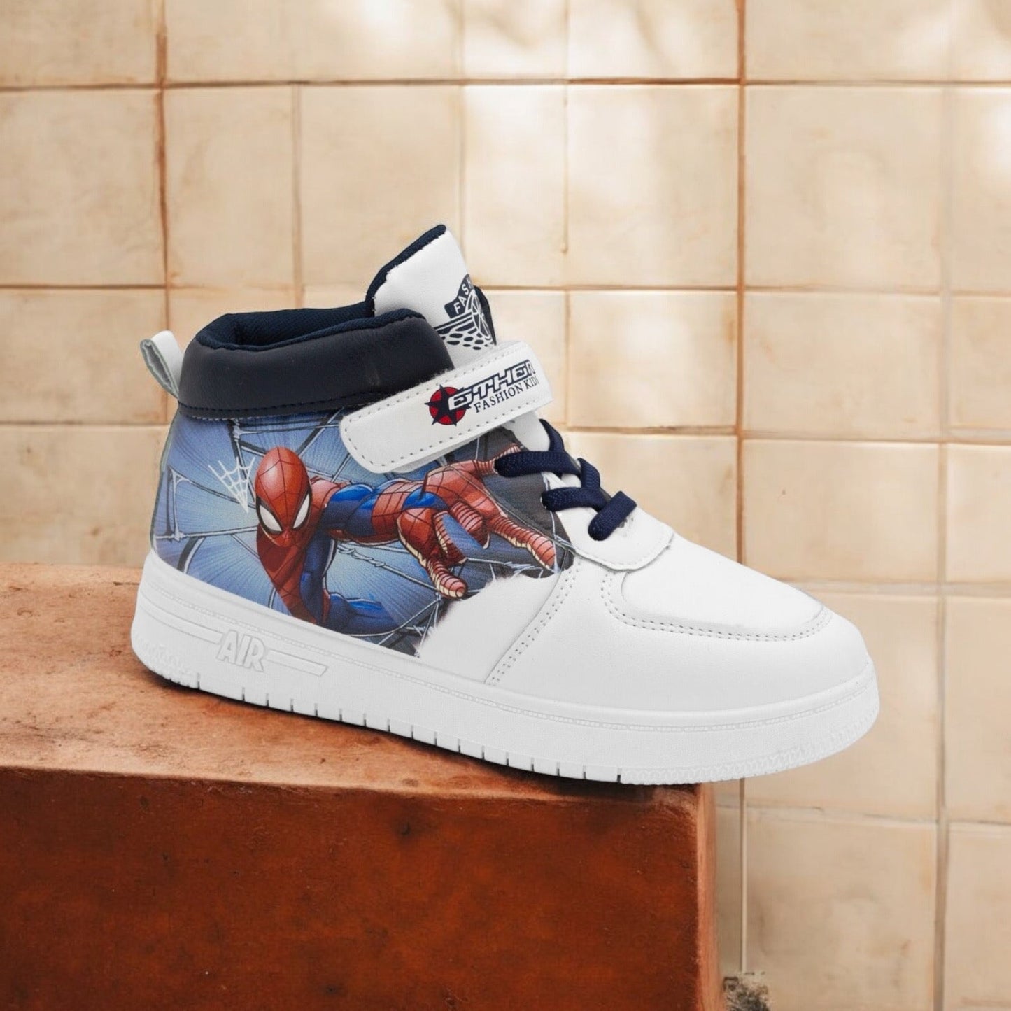 Kids spider sneaker