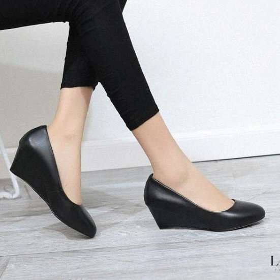 Molida black wedge