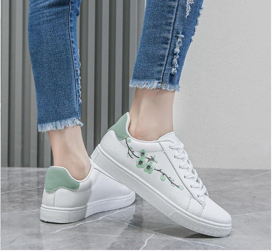 Raisina flower sneaker